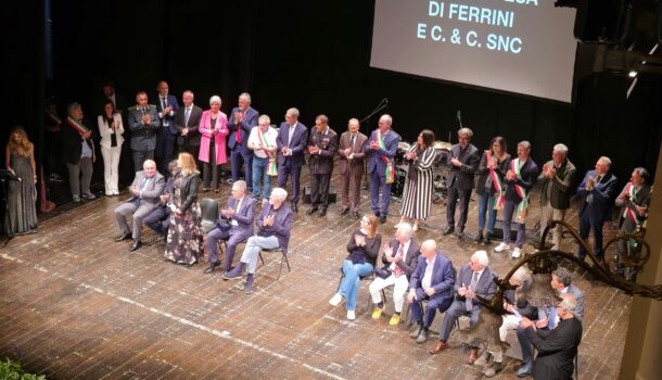 Premio fedeltà al lavoro e sviluppo economico: cerimonia al Teatro Petrarca