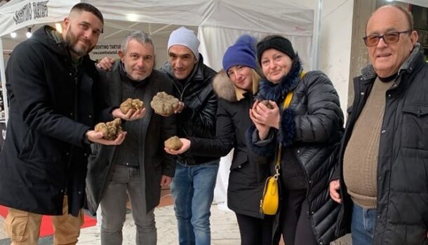 TORNA AD AREZZO TARTUFI D’ETRURIA SOTTO I PORTICI DI VIA ROMA 